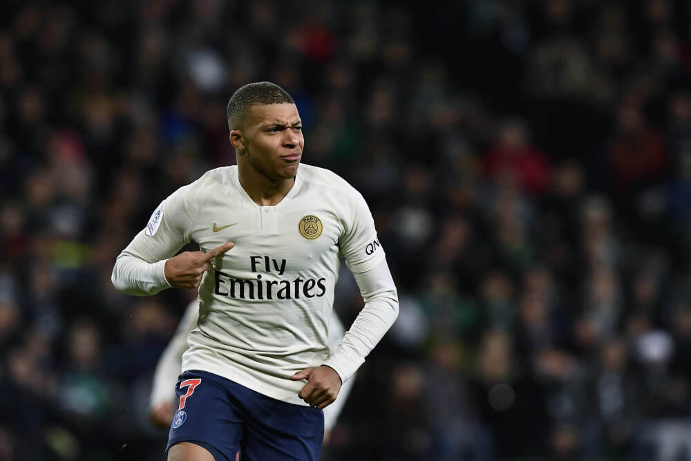 广东险胜青岛89-80，三人闪耀一人失意